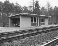 166363 Gezicht op de ploegbergplaats (ploegbaaskeet) van N.S. (Weg en Werken, wegonderhoud) bij het N.S.-station ...